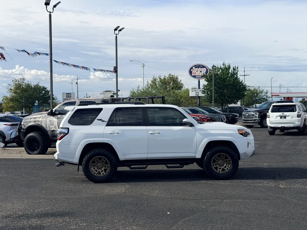 Toyota 4Runner photo 36