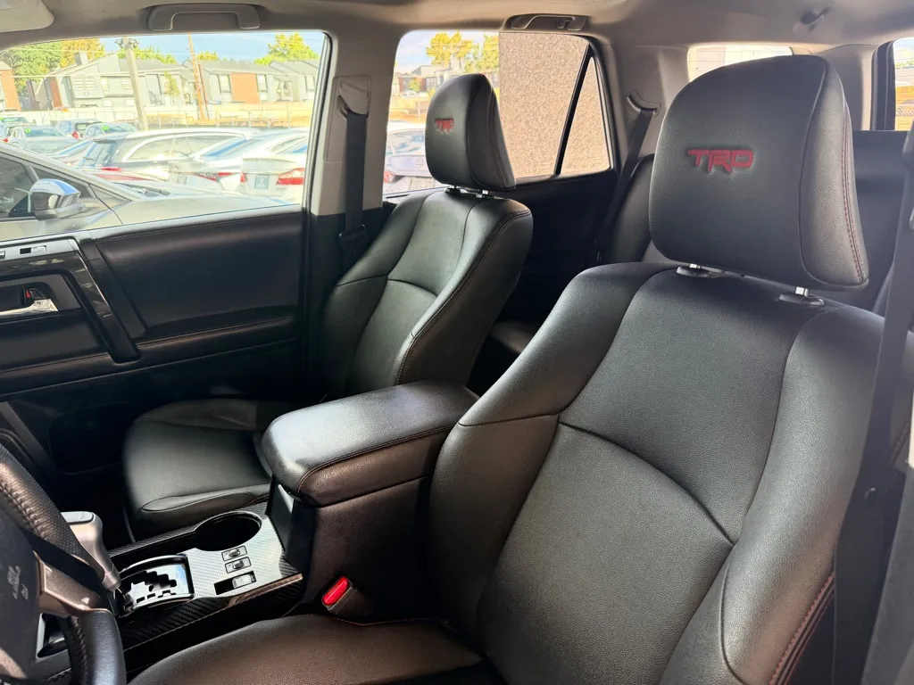 Toyota 4Runner photo 6