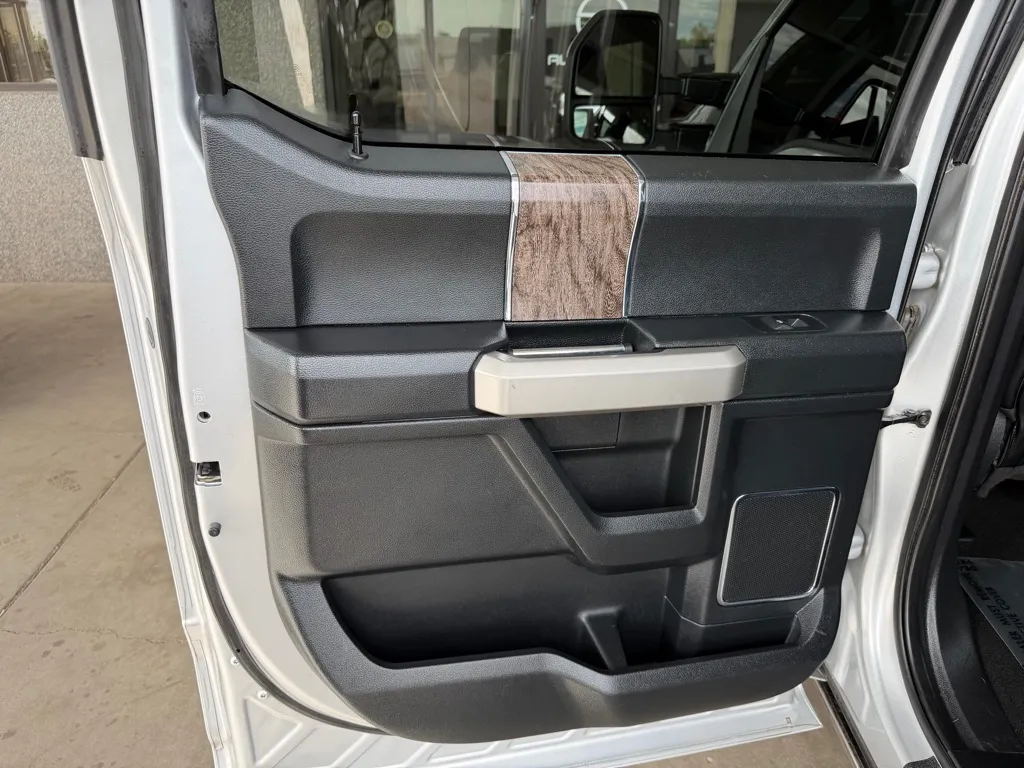 Ford F-250 photo 21