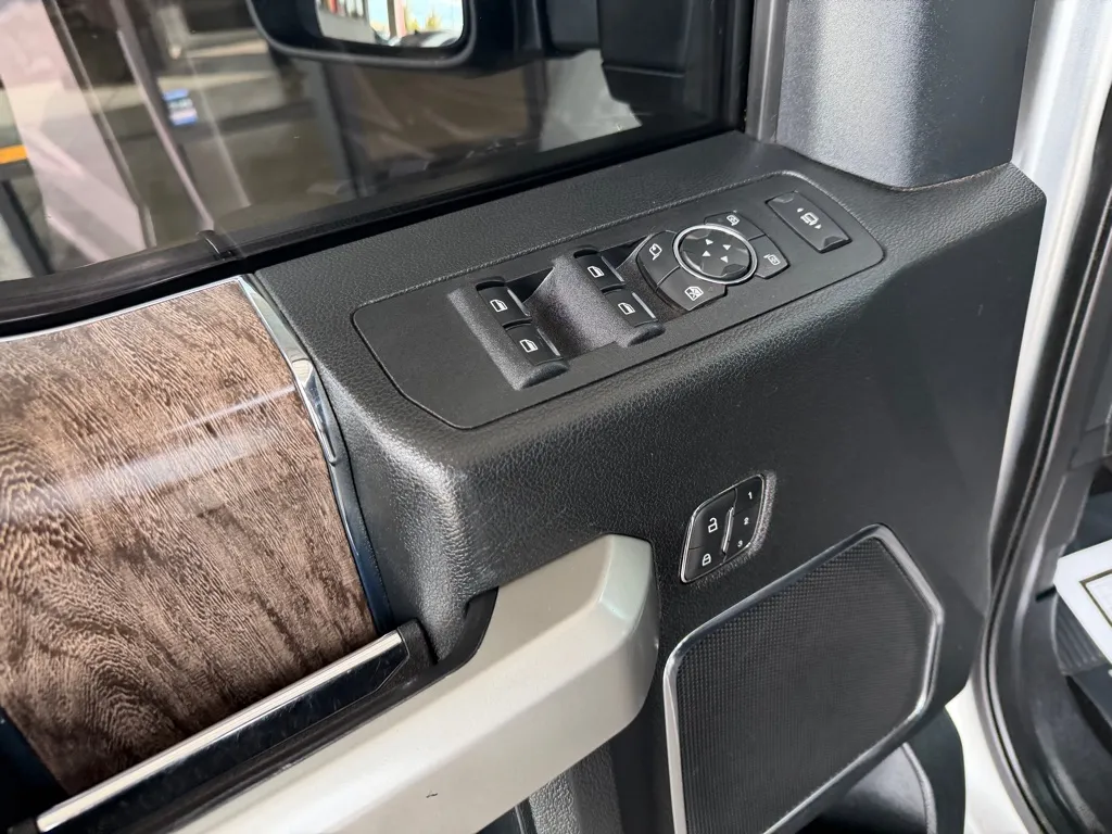 Ford F-250 photo 9