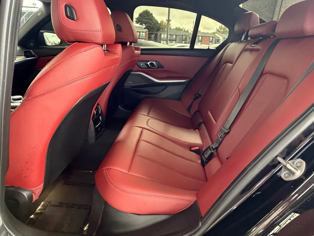 BMW M340i photo 21
