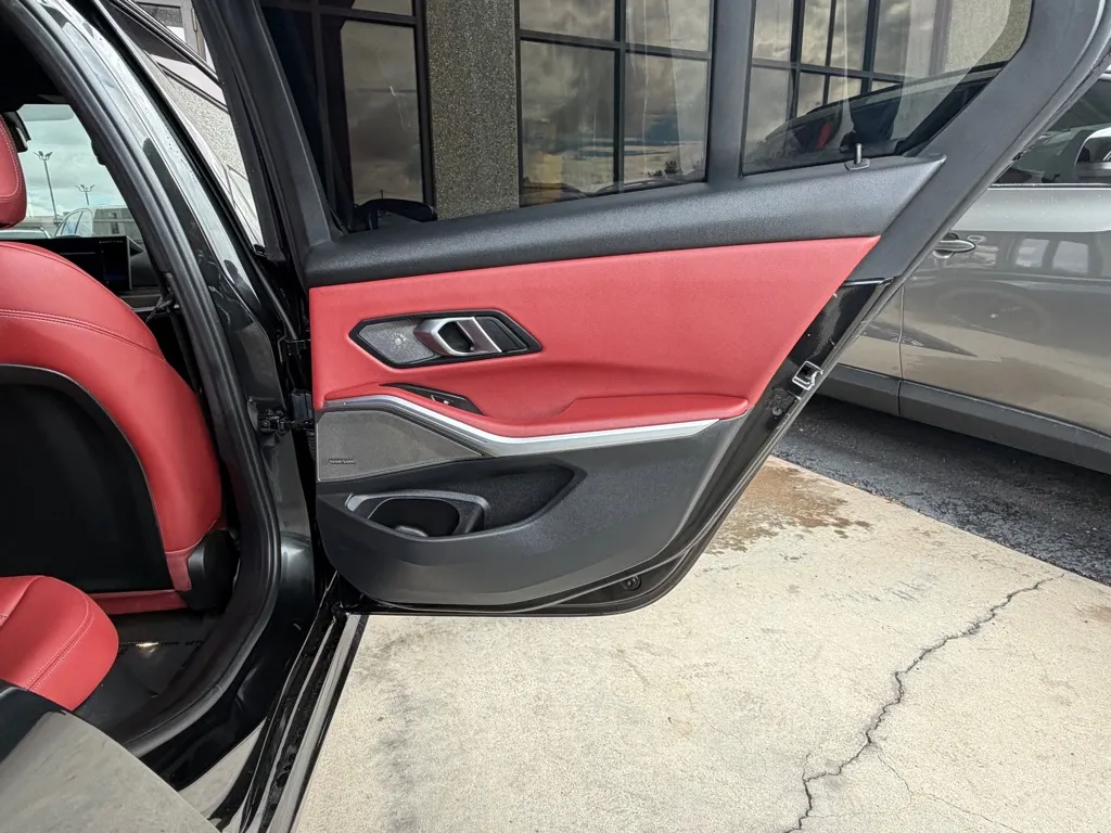 BMW M340i photo 31