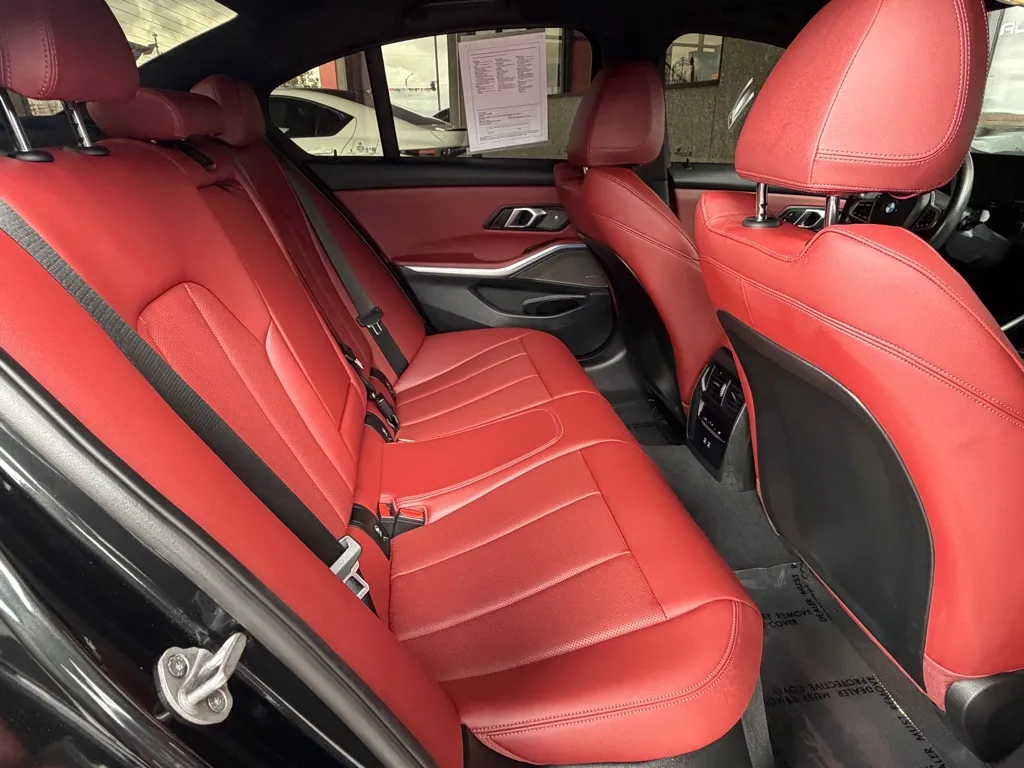 BMW M340i photo 28