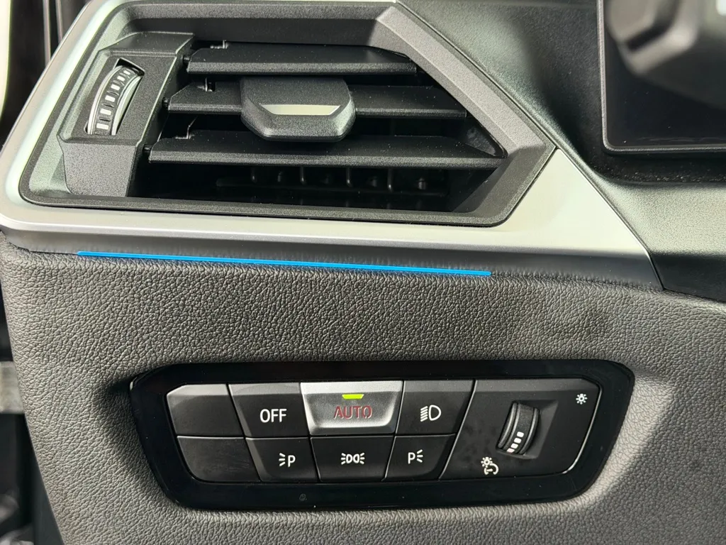BMW M340i photo 17