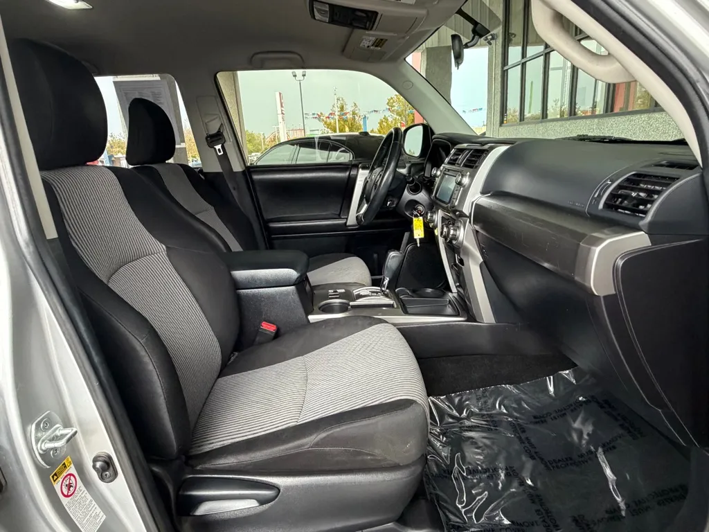 Toyota 4Runner photo 32