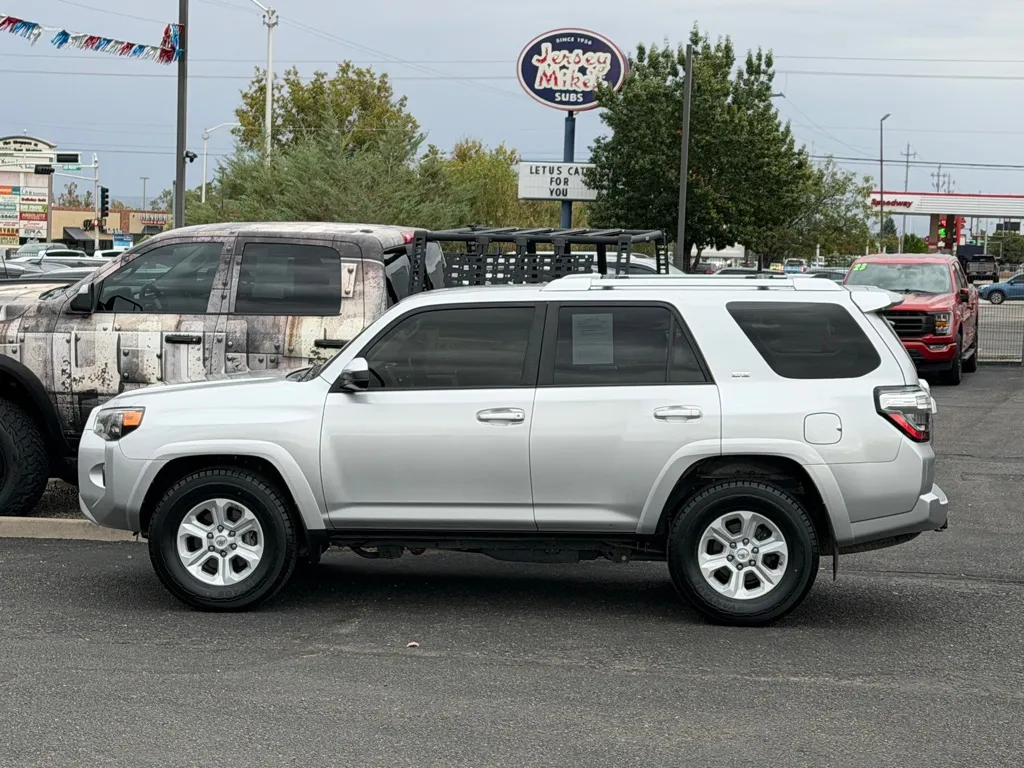 Toyota 4Runner photo 2