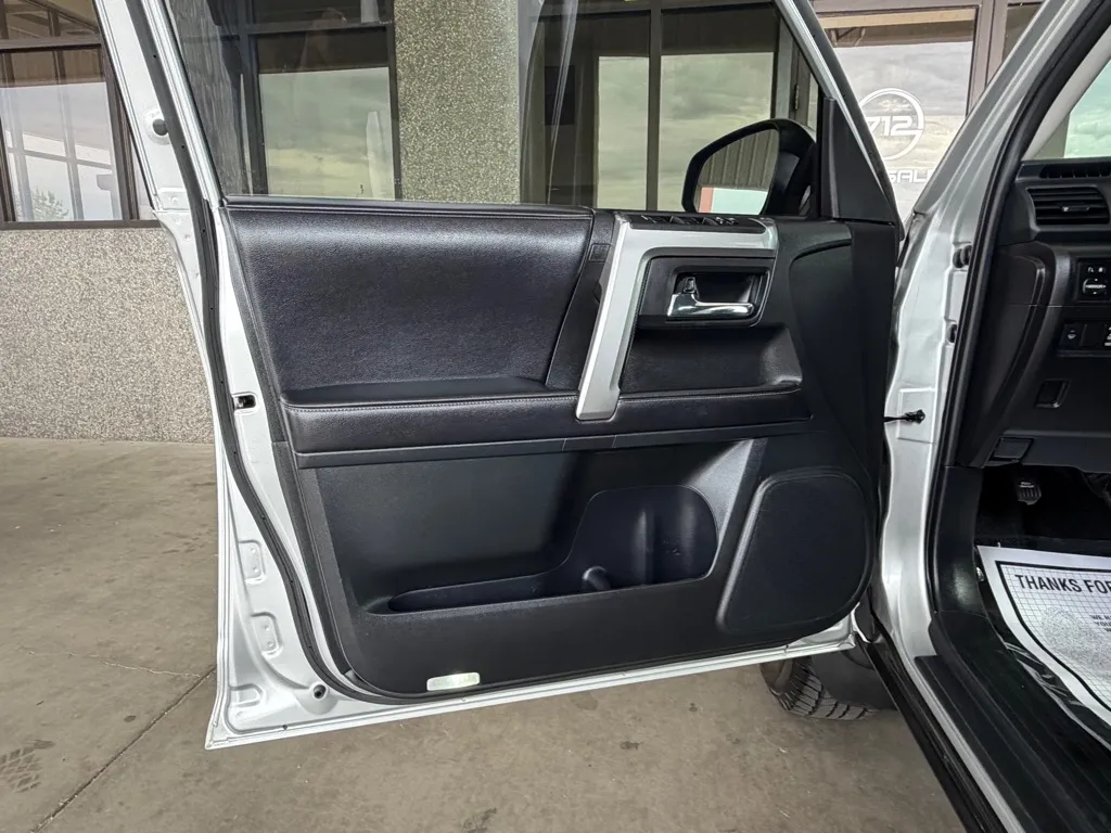 Toyota 4Runner photo 18