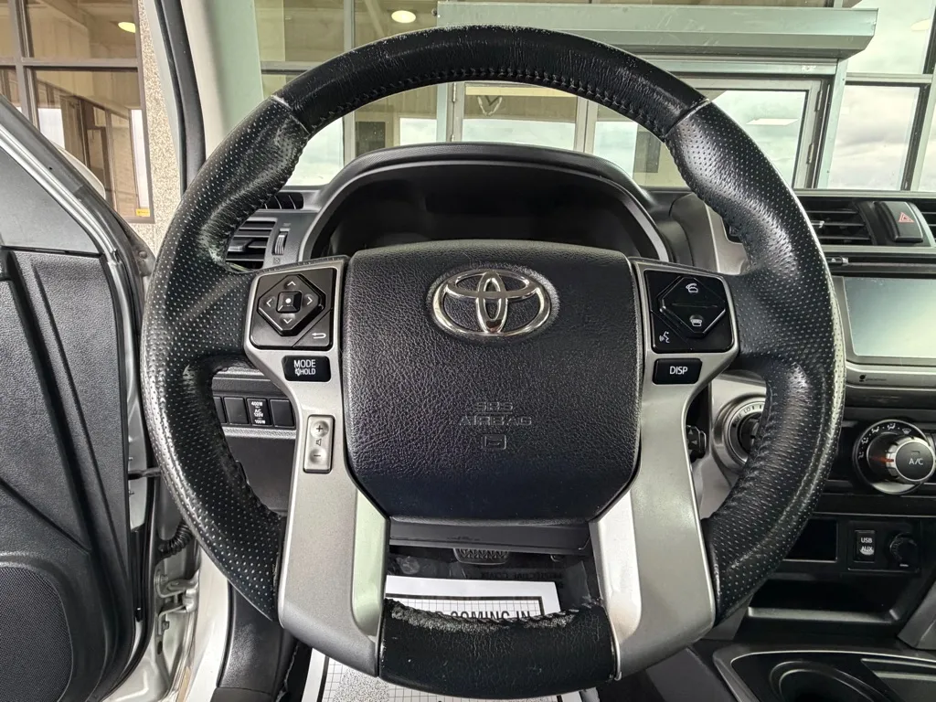 Toyota 4Runner photo 8