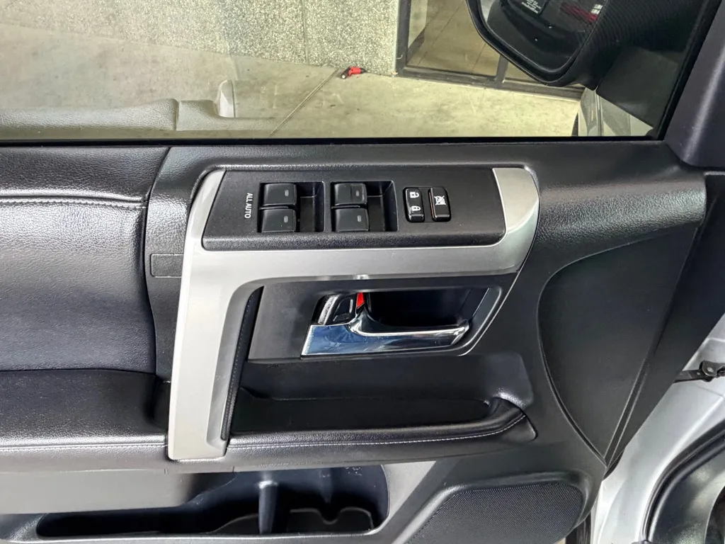 Toyota 4Runner photo 19