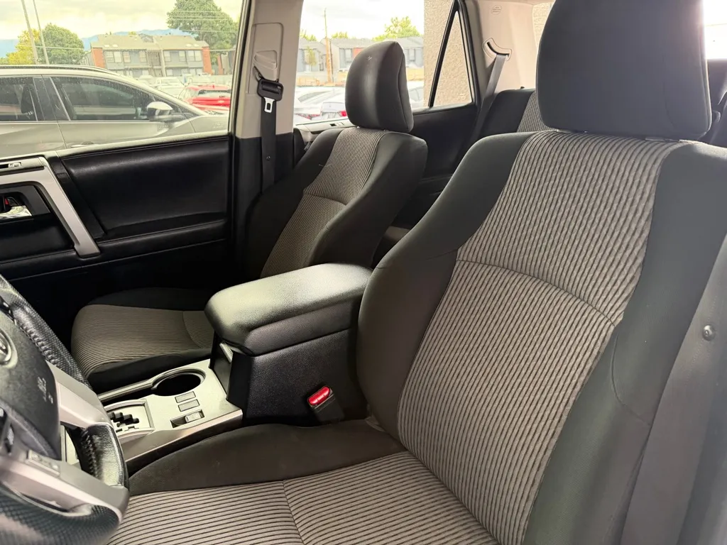 Toyota 4Runner photo 6