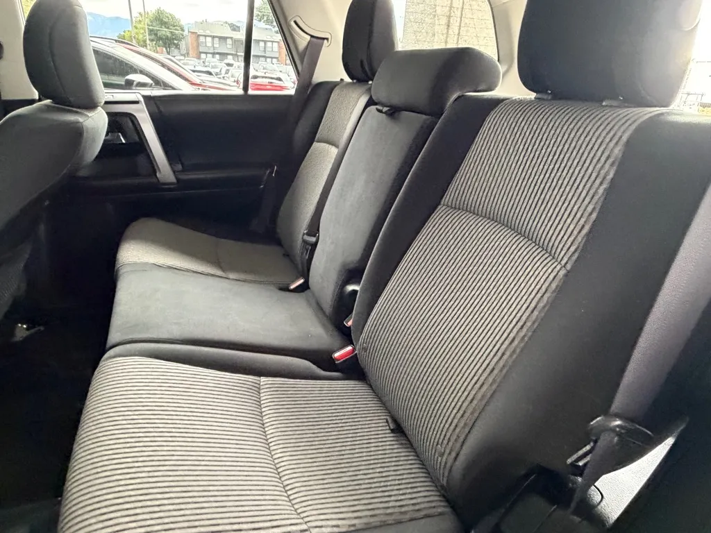 Toyota 4Runner photo 21