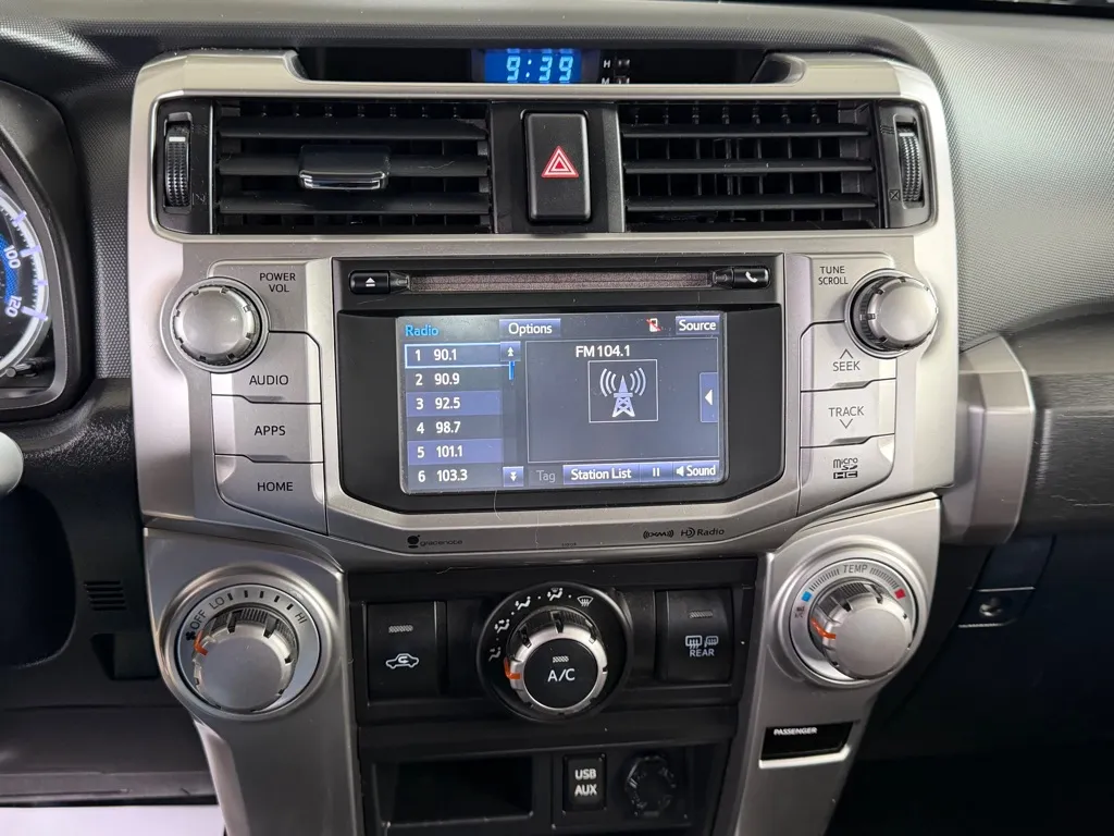 Toyota 4Runner photo 11