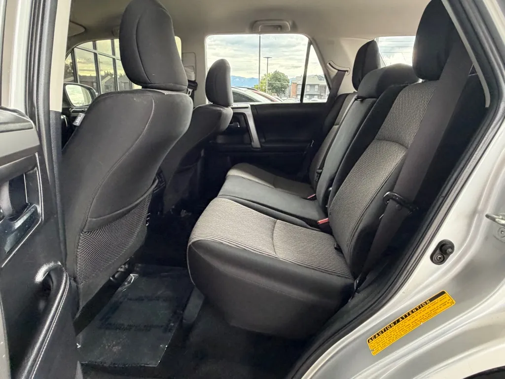 Toyota 4Runner photo 20