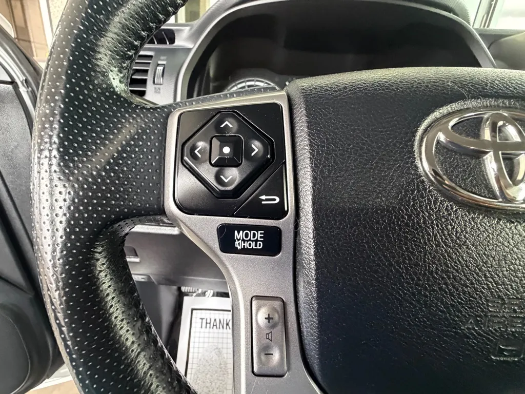 Toyota 4Runner photo 9