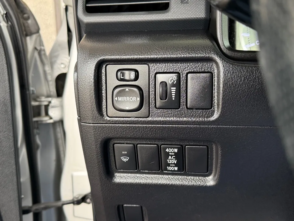 Toyota 4Runner photo 15