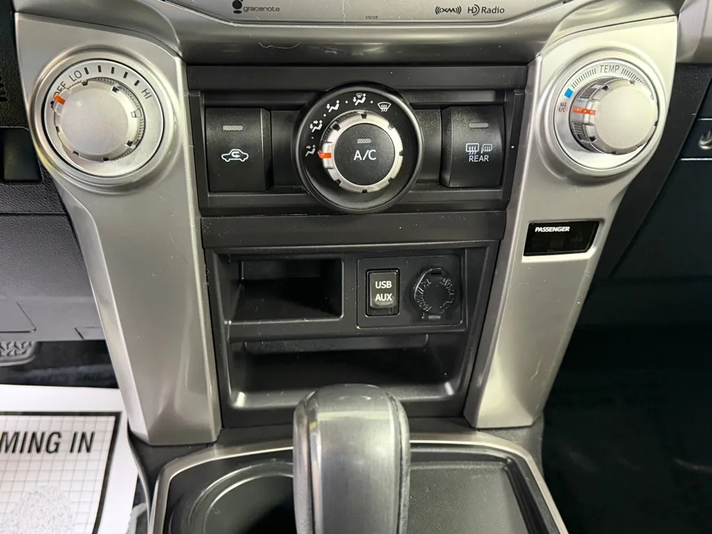 Toyota 4Runner photo 13