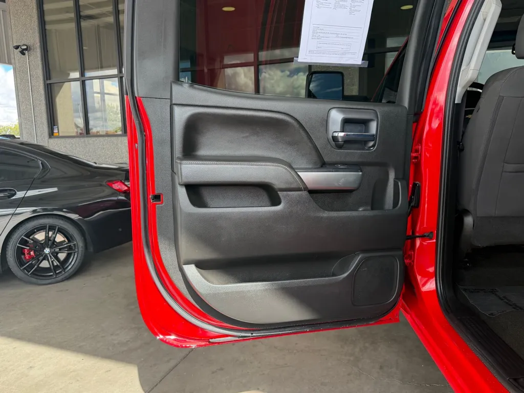 Chevrolet Silverado photo 19