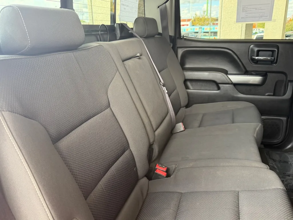 Chevrolet Silverado photo 23