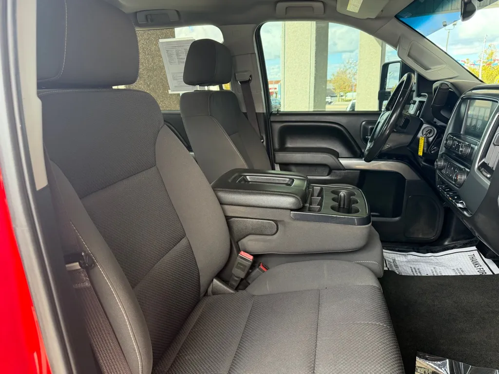 Chevrolet Silverado photo 27