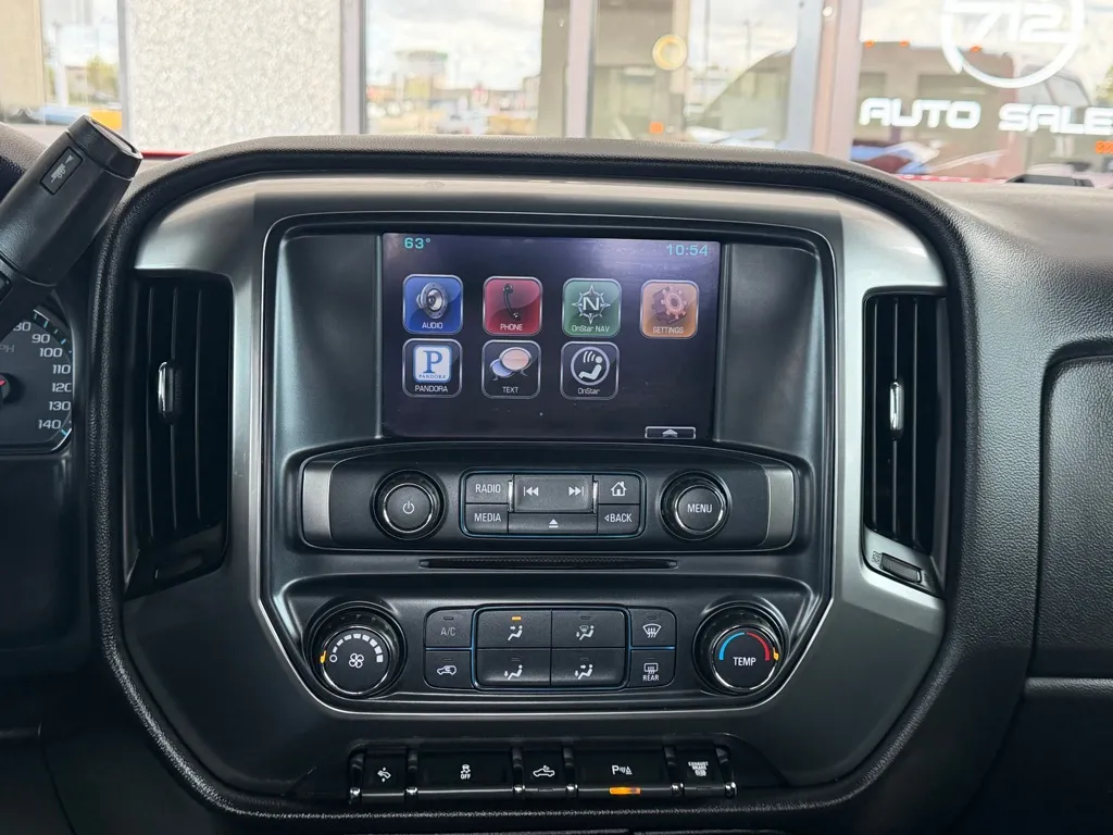 Chevrolet Silverado photo 10