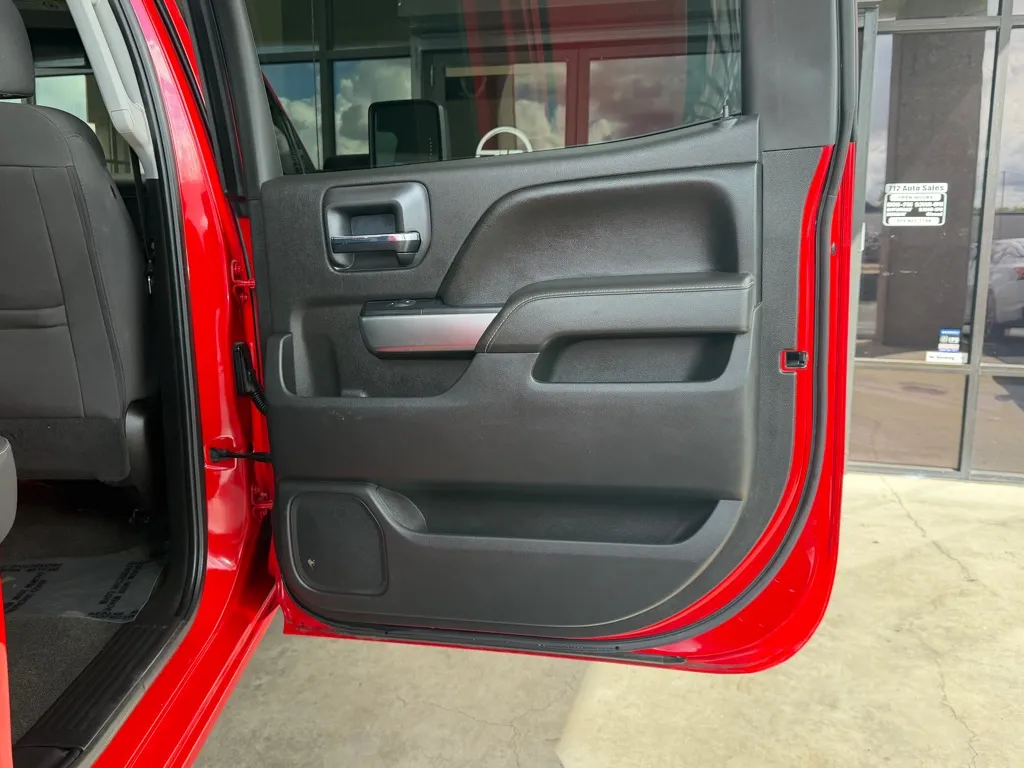 Chevrolet Silverado photo 25