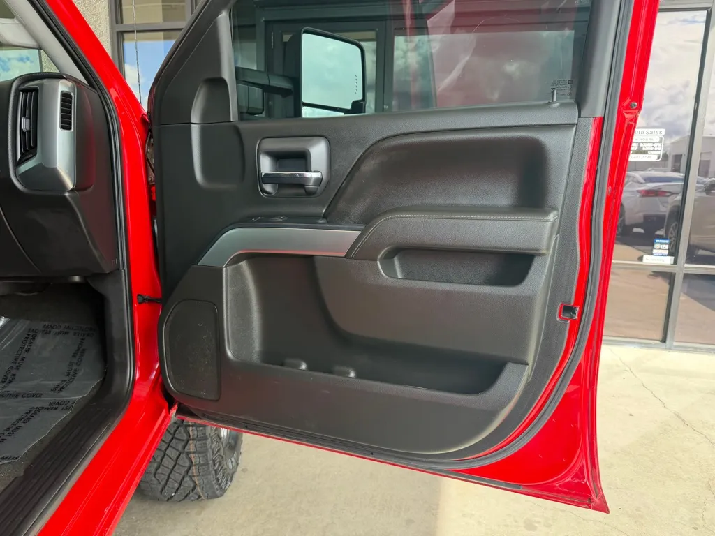 Chevrolet Silverado photo 29