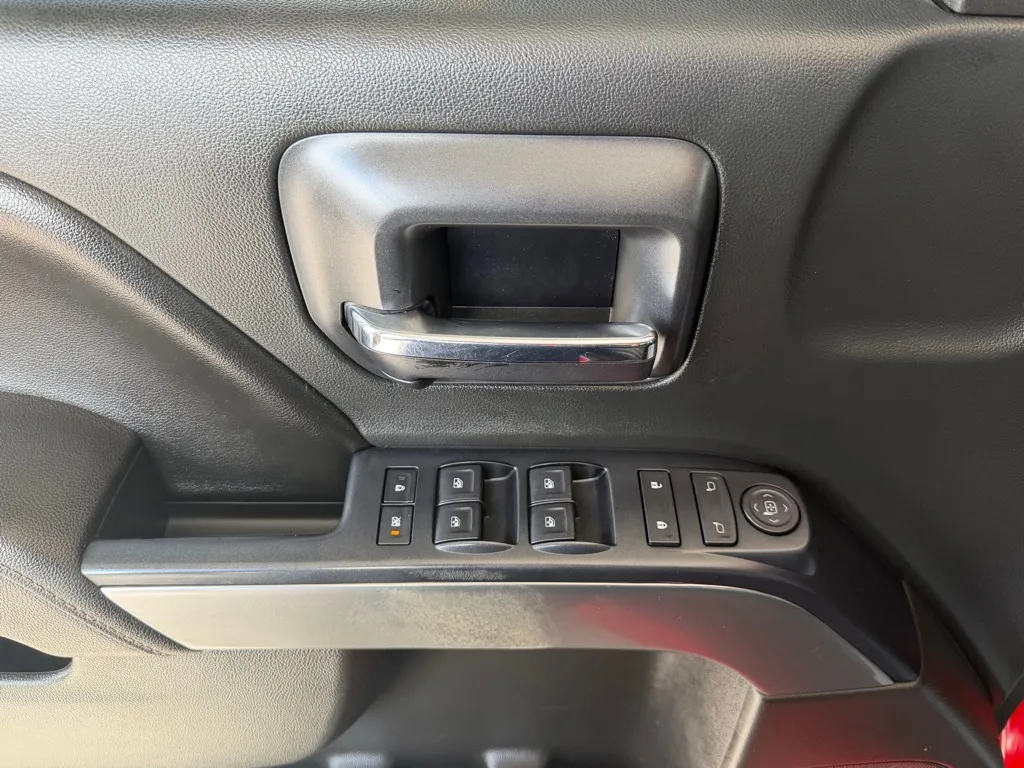 Chevrolet Silverado photo 14