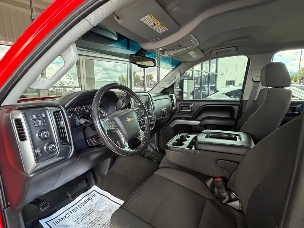 Chevrolet Silverado photo 7