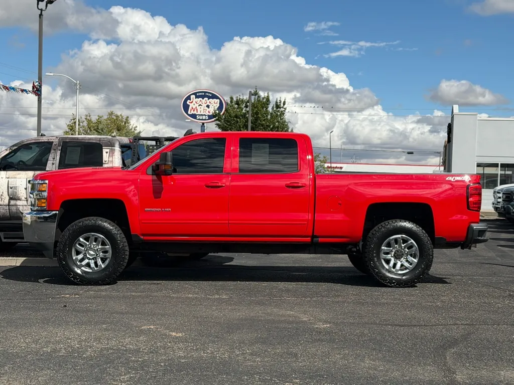 Chevrolet Silverado photo 35