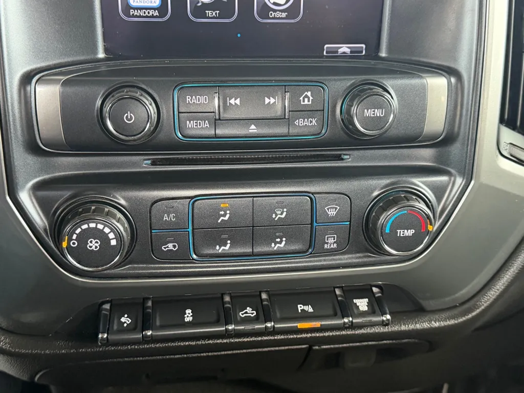 Chevrolet Silverado photo 11