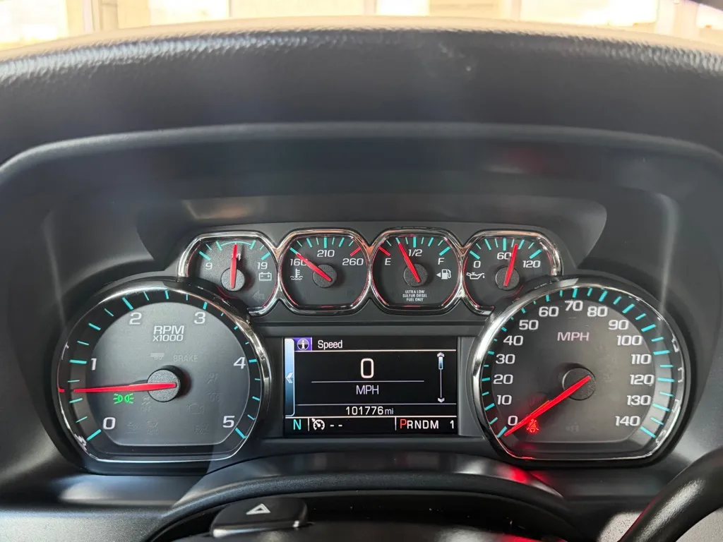 Chevrolet Silverado photo 8