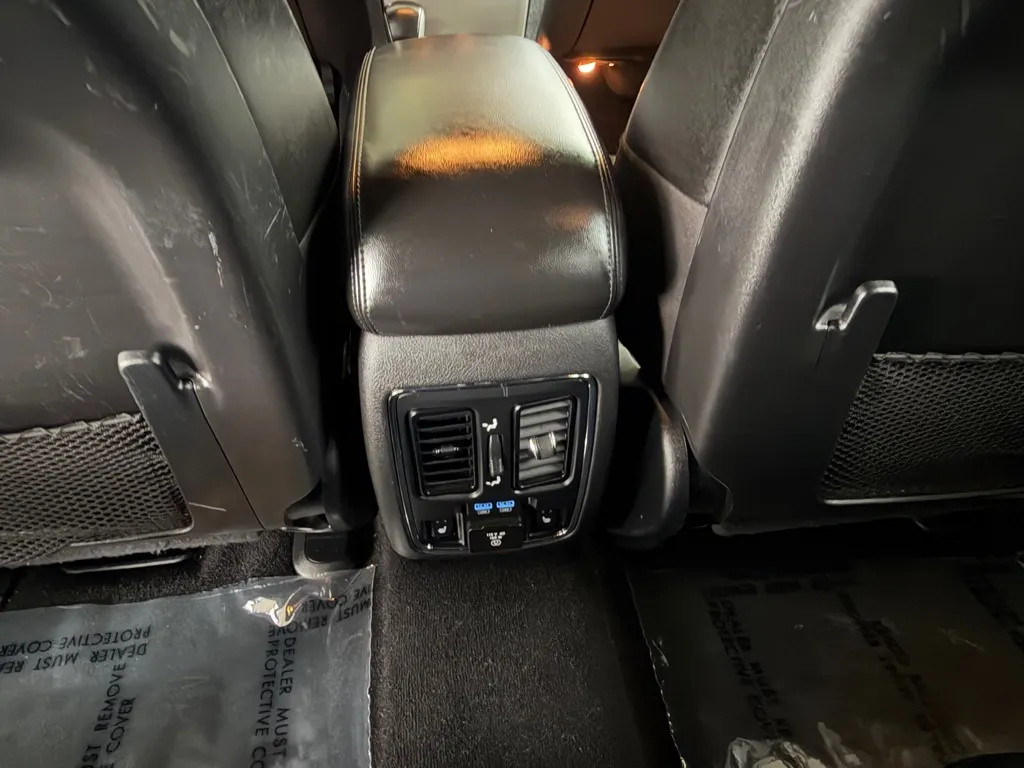 Jeep Grand Cherokee photo 21
