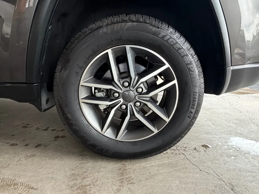 Jeep Grand Cherokee photo 56