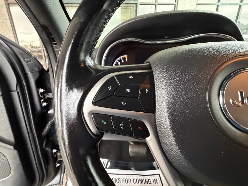 Jeep Grand Cherokee photo 10