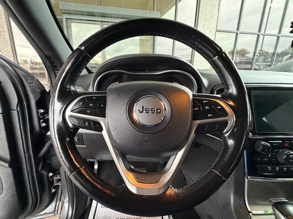 Jeep Grand Cherokee photo 8