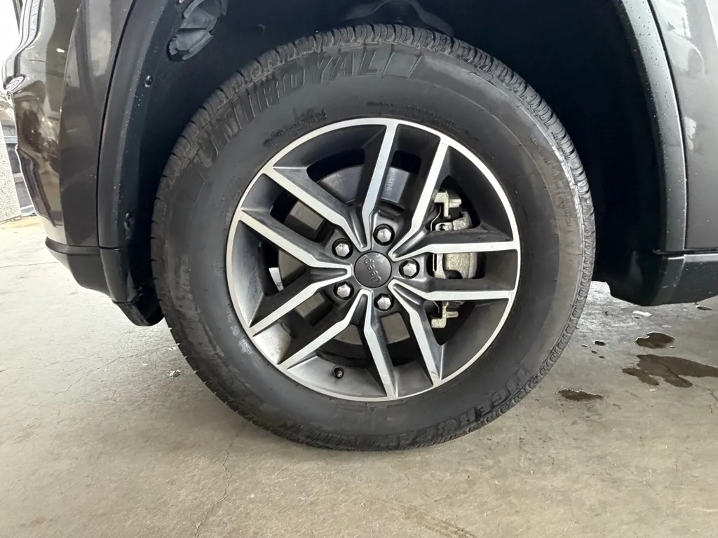 Jeep Grand Cherokee photo 57