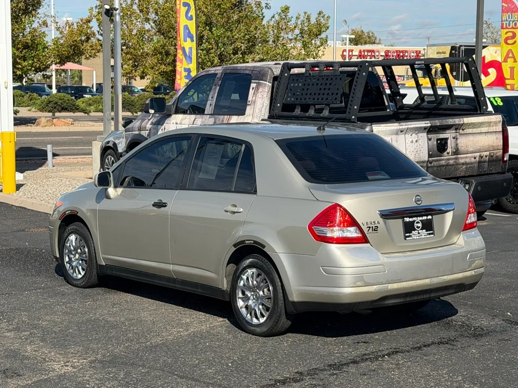 Nissan Versa photo 42