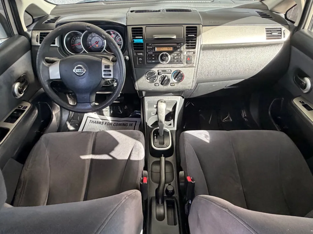Nissan Versa photo 21