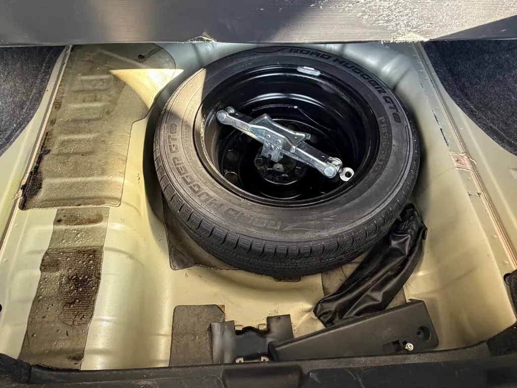 Nissan Versa photo 25