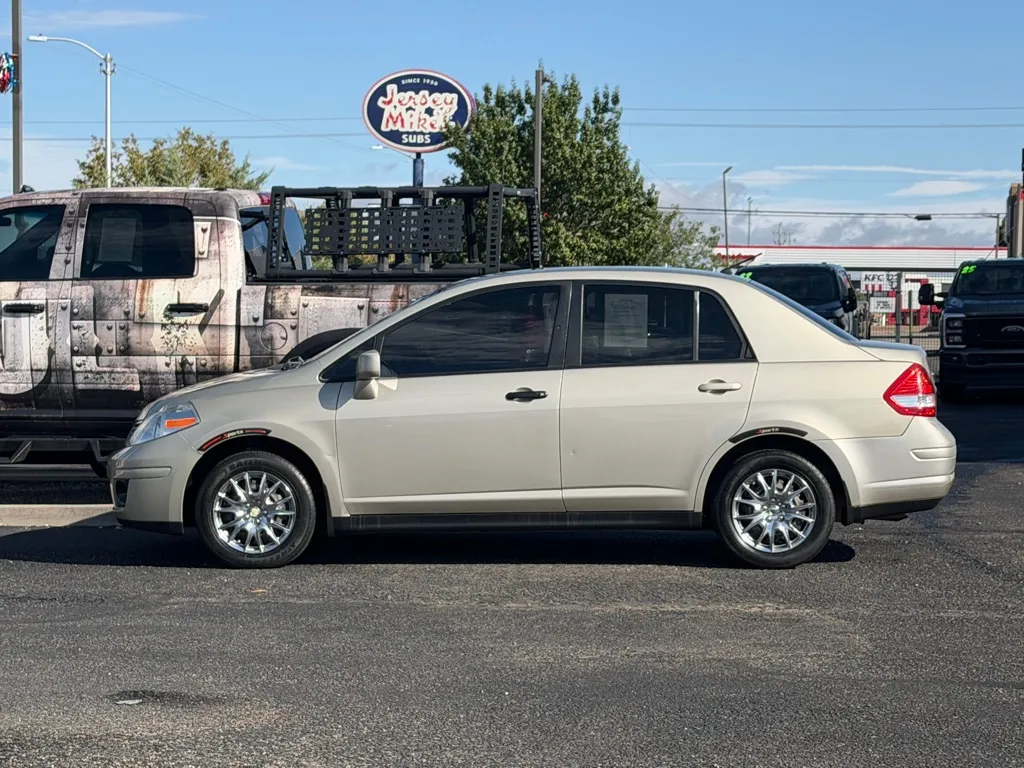 Nissan Versa photo 45