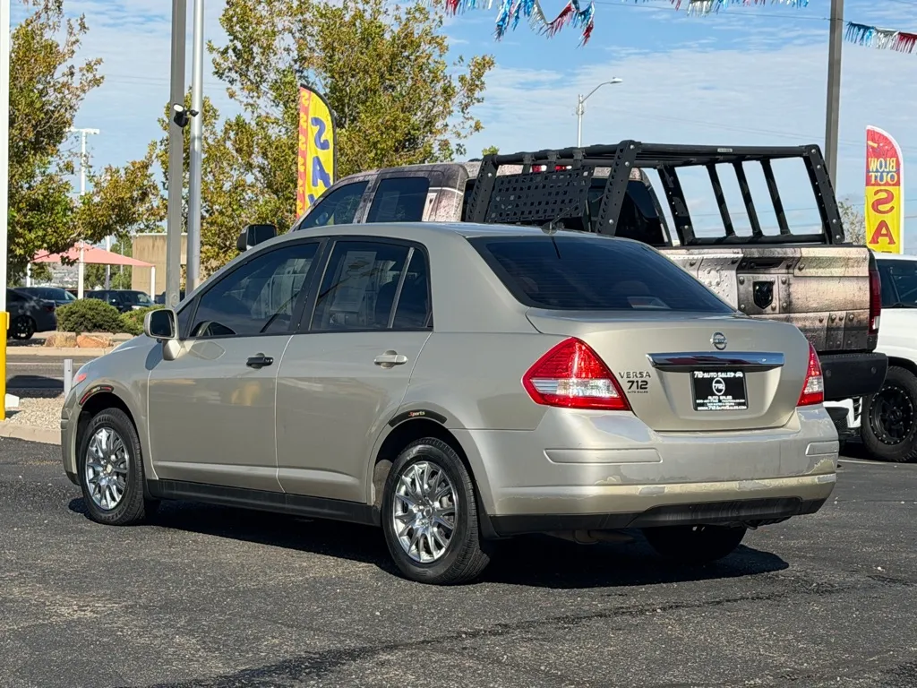Nissan Versa photo 43