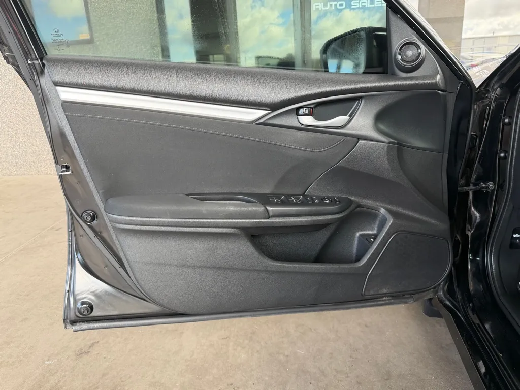 Honda Civic photo 16