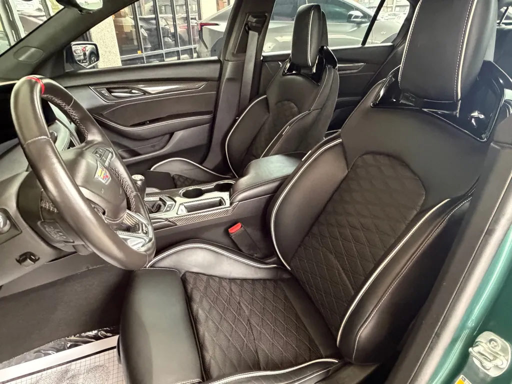 Cadillac Ct5-v photo 6