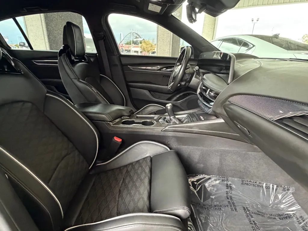 Cadillac Ct5-v photo 39