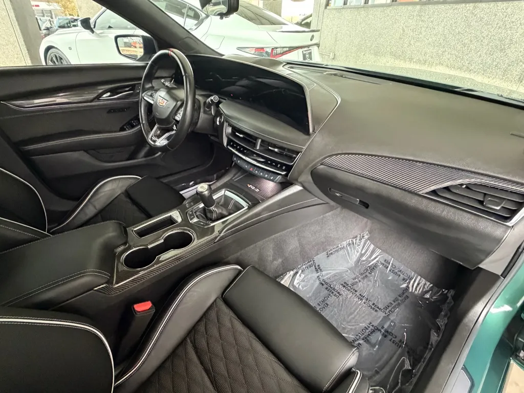 Cadillac Ct5-v photo 41