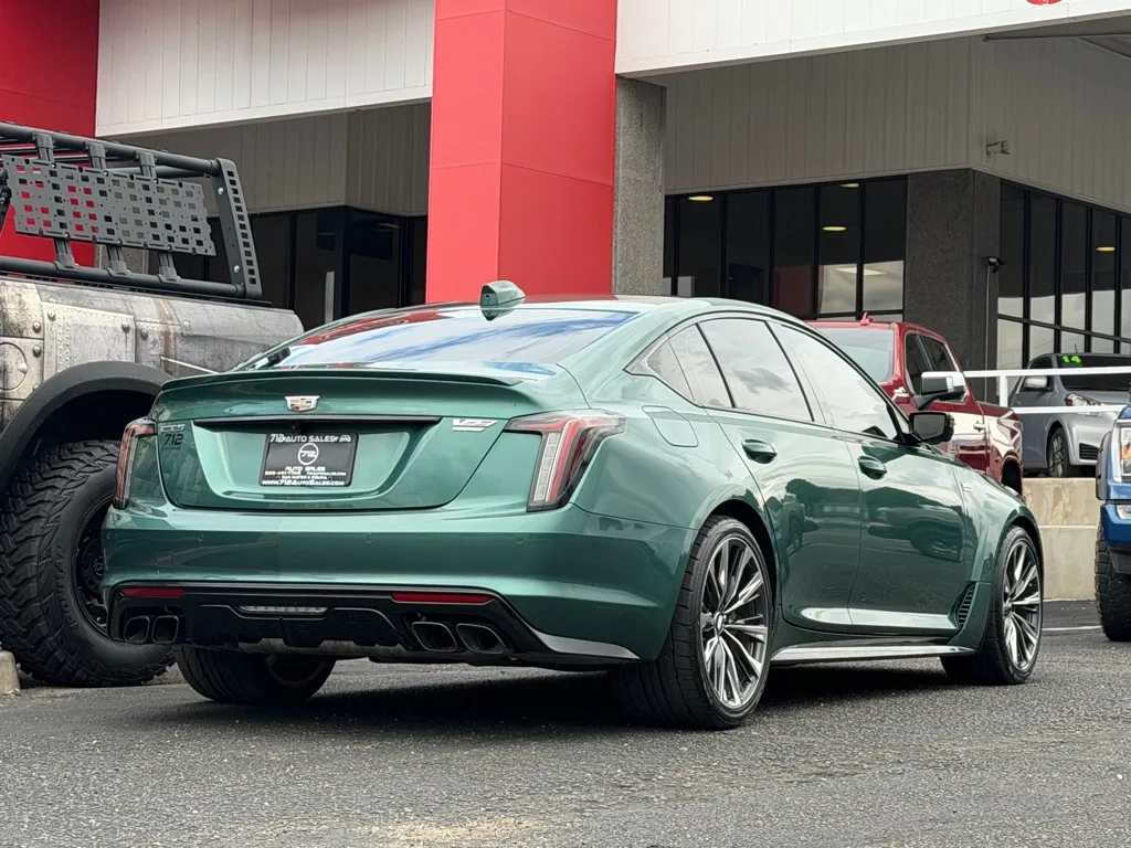 Cadillac Ct5-v photo 54