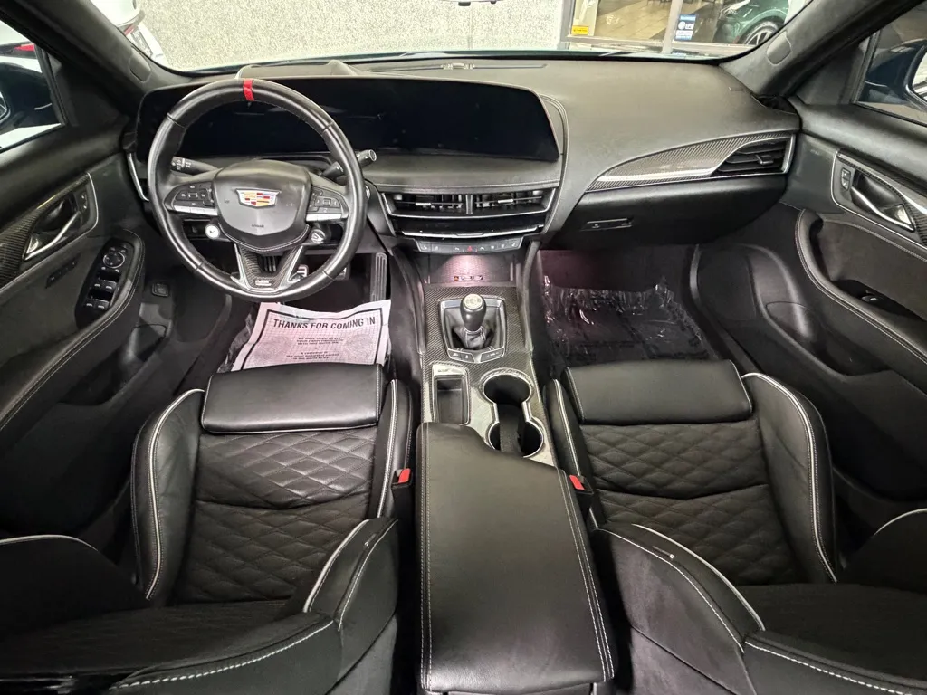 Cadillac Ct5-v photo 29