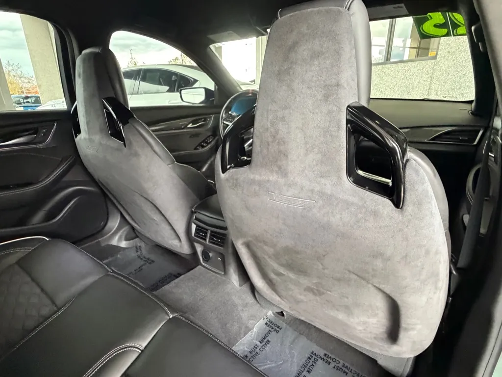Cadillac Ct5-v photo 36