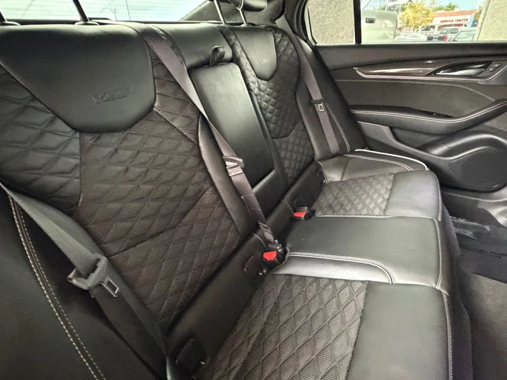 Cadillac Ct5-v photo 35