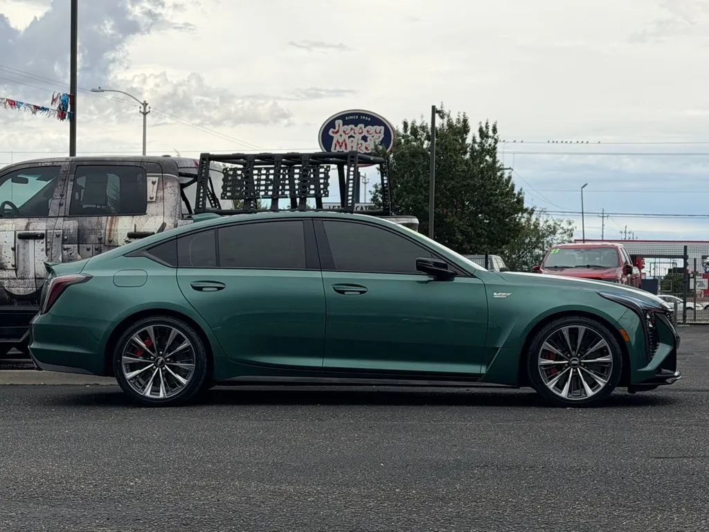 Cadillac Ct5-v photo 56